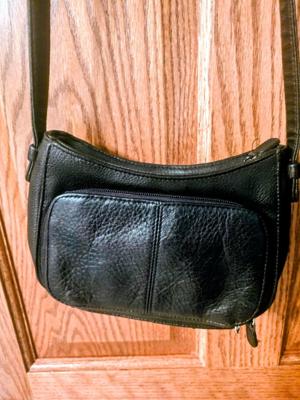 St. John’s Bay 100% Leather Small Crossbody Bag –Soft & Supple, Multi Pocket EUC